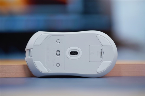 219元鼠标卷王!达摩鲨M3三模无线鼠标图赏(图12) 219元鼠标卷王!达摩鲨M3三模无线鼠标图赏(图12)